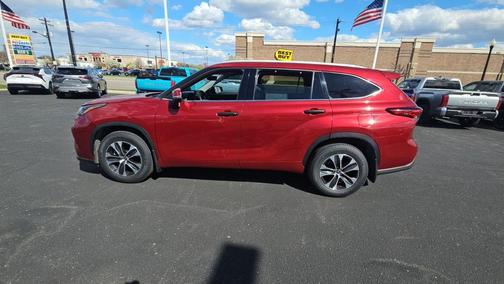 Ruby Flare Pearl 2022 Toyota Highlander XLE