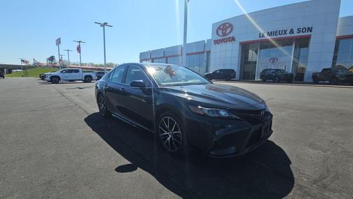 Galactic Aqua Mica 2021 Toyota Camry SE