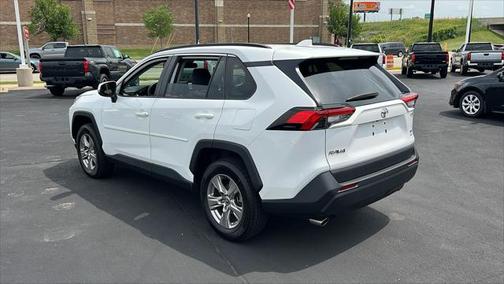 2022 Toyota RAV4 XLE
