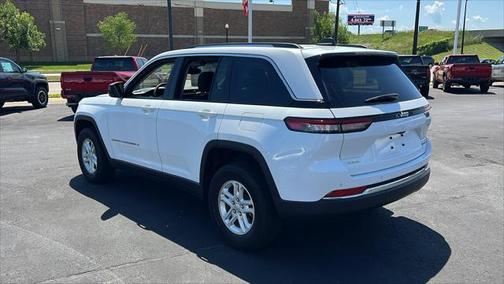 2023 Jeep Grand Cherokee Laredo