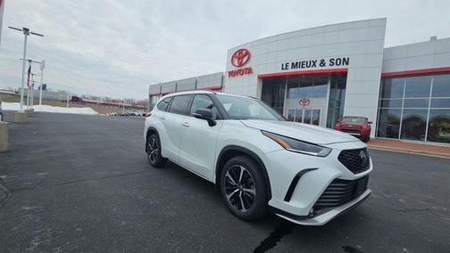 Wind Chill Pearl 2022 Toyota Highlander XSE