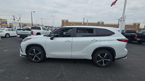 Wind Chill Pearl 2022 Toyota Highlander XSE