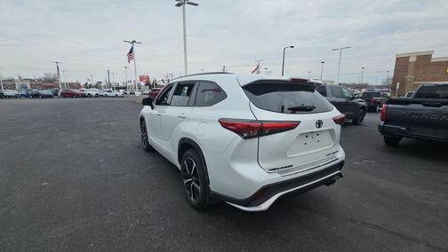 Wind Chill Pearl 2022 Toyota Highlander XSE
