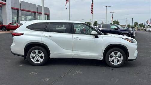 2022 Toyota Highlander LE