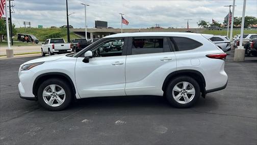 2022 Toyota Highlander LE