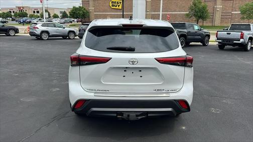 2022 Toyota Highlander LE