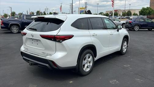 2022 Toyota Highlander LE