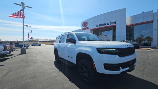 Bright White Clearcoat 2023 Jeep Wagoneer Series II Carbide 4x4