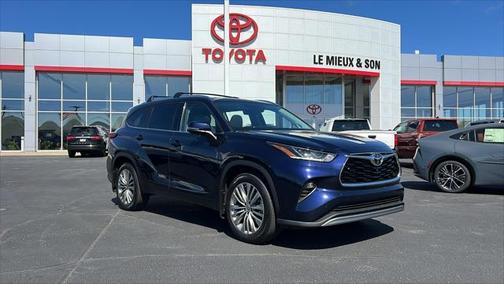 2022 Toyota Highlander Platinum