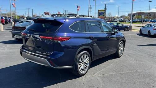 2022 Toyota Highlander Platinum