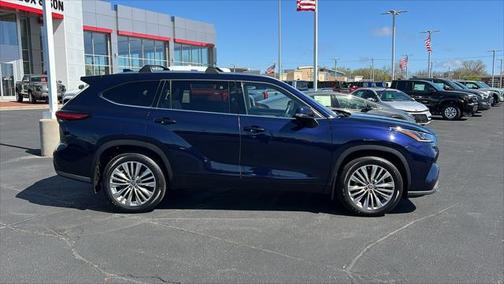 2022 Toyota Highlander Platinum