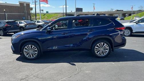 2022 Toyota Highlander Platinum