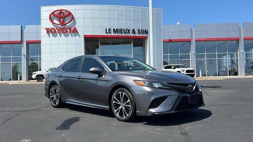 2018 Toyota Camry SE