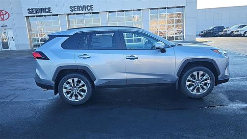 2025 Toyota RAV4 XLE Premium