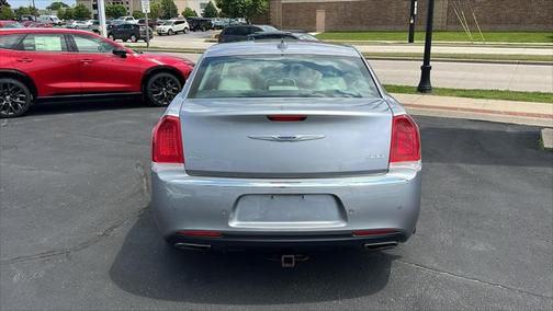 2018 Chrysler 300 Limited
