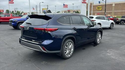 2022 Toyota Highlander Platinum