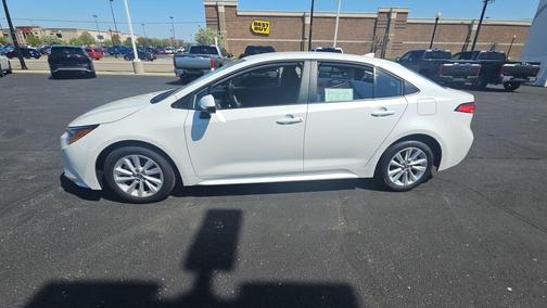 Pearl 2026 Toyota Corolla LE