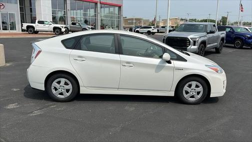 2010 Toyota Prius III
