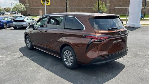 2021 Toyota Sienna LE