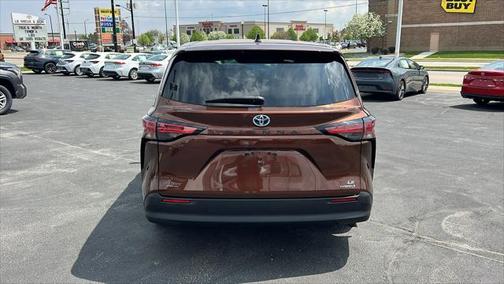 2021 Toyota Sienna LE