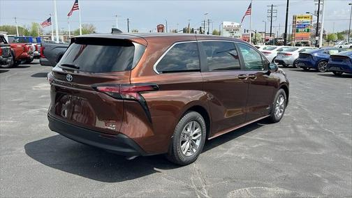 2021 Toyota Sienna LE