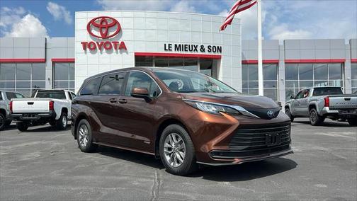 2021 Toyota Sienna LE