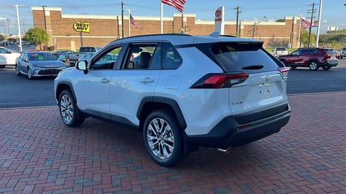 2025 Toyota RAV4 XLE Premium