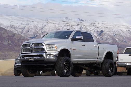 2018 RAM 2500 Laramie Crew Cab 4x4 6'4' Box