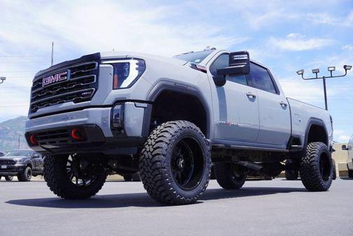 2024 GMC Sierra 2500 AT4