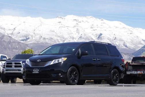 Midnight Black Metallic 2016 Toyota Sienna XLE
