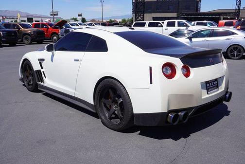 2016 Nissan GT-R Premium