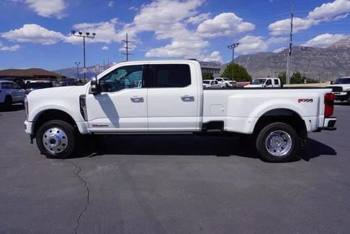 STAR WHITE 2026 Ford F-450 Platinum