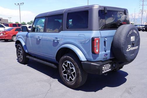 Azure Gray Metallic Tri-Coat 2024 Ford Bronco Outer Banks