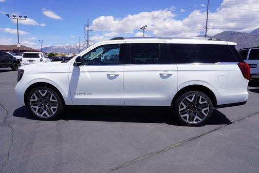 Star White Metallic Tri-Coat 2025 Ford Expedition Max Platinum