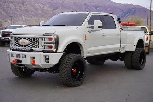 2025 Ford F-450 Platinum