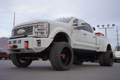 2025 Ford F-450 Platinum