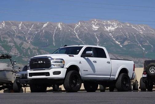 2021 RAM 2500 Laramie Crew Cab 4x4 6'4' Box