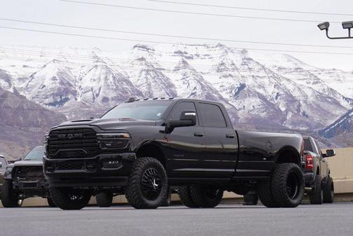 2025 RAM 3500 Laramie Crew Cab 4x4 8' Box