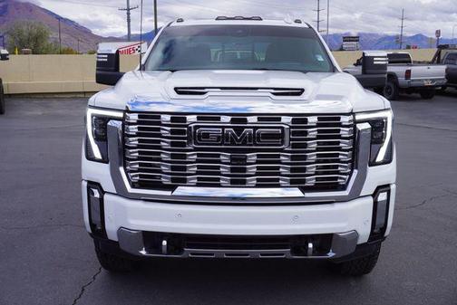 2025 GMC Sierra 3500 Denali