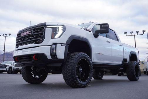 2024 GMC Sierra 2500 AT4
