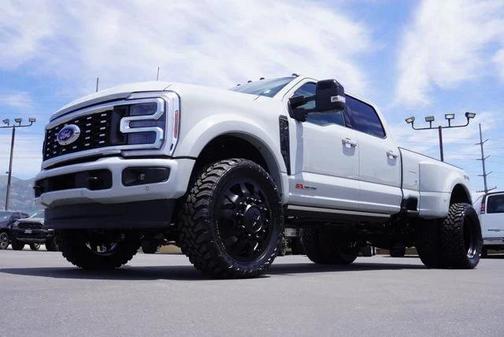 2025 Ford F-450 Platinum