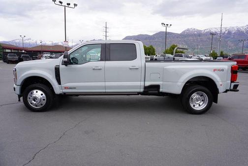 2025 Ford F-450 Platinum