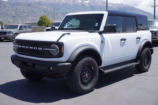 Oxford White 2026 Ford Bronco Outer Banks