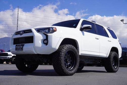 2024 Toyota 4Runner SR5 Premium