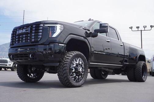 2025 GMC Sierra 3500 Denali