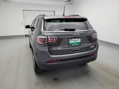 Granite Crystal Metallic Clearcoat 2018 Jeep Compass Latitude