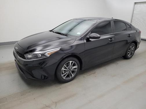 Aurora Black 2024 Kia Forte LXS