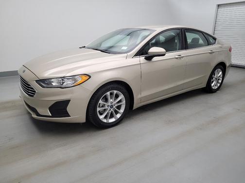 White Gold Metallic 2019 Ford Fusion SE