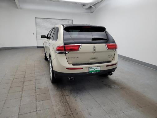 Tan 2014 Lincoln MKX Base