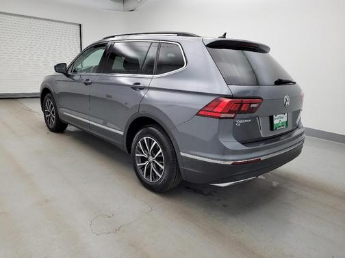 Deep Black Pearl 2020 Volkswagen Tiguan 2.0T SE
